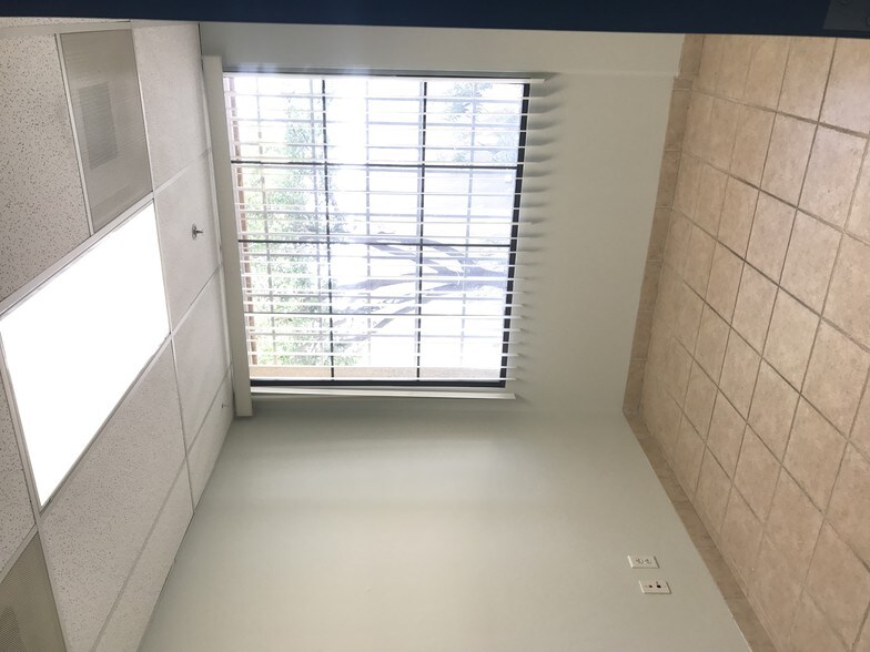 More Photos Of 1310 W St Marys Rd, Tucson Medical For Lease