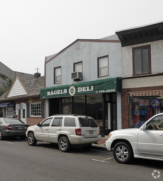 More Photos Of 29 Glen St, Glen Cove Storefront Retail Office For Lease