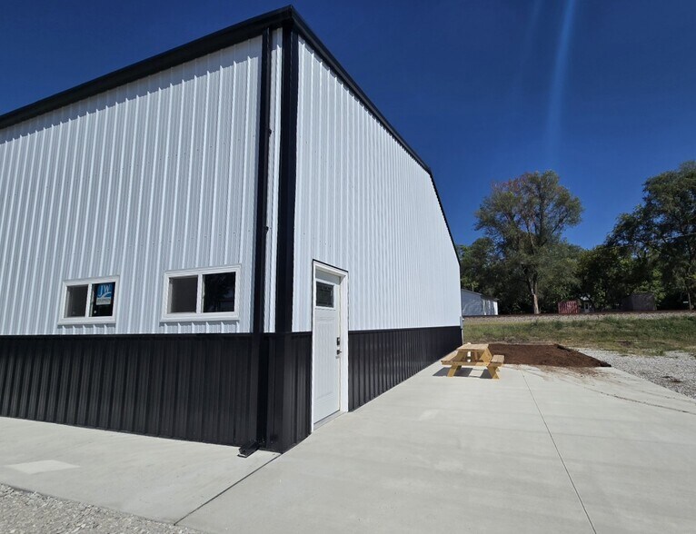 More Photos Of 1460 Washington ave, Terre Haute Industrial For Lease