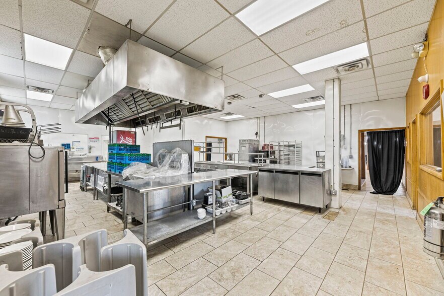 More Photos Of 415 W Madison Ave, Iola Restaurant For Sale