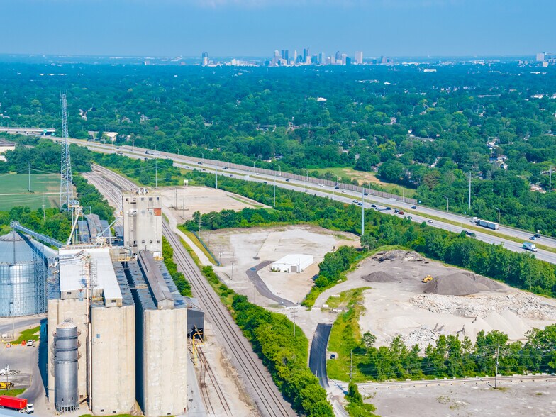 More Photos Of 4100 Truro Station Service Rd, Columbus Manufacturing For Sale