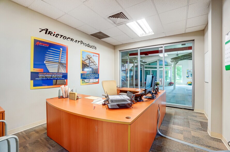 More Photos Of 4745 Wadsworth Rd, Dayton Warehouse For Lease