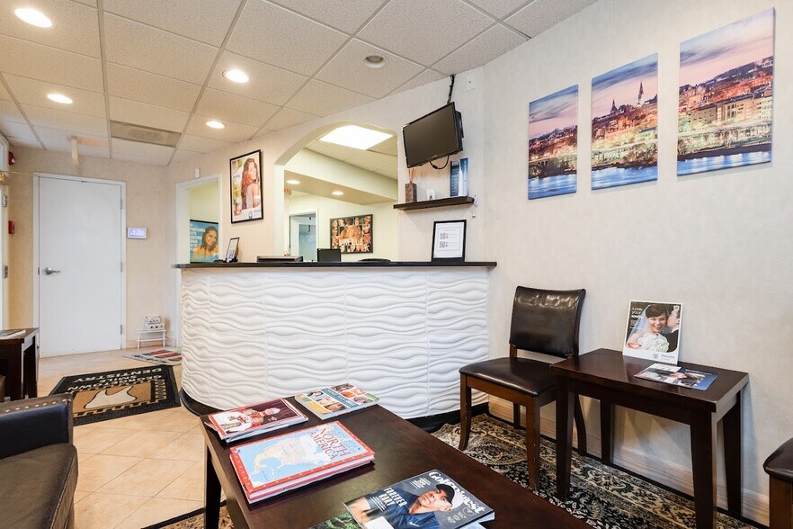 More Photos Of 4400 MacArthur Blvd NW, Washington Office For Sale