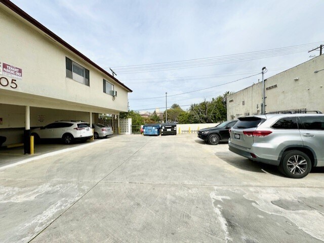 More Photos Of 405 S Boyle Ave, Los Angeles Apartments For Sale