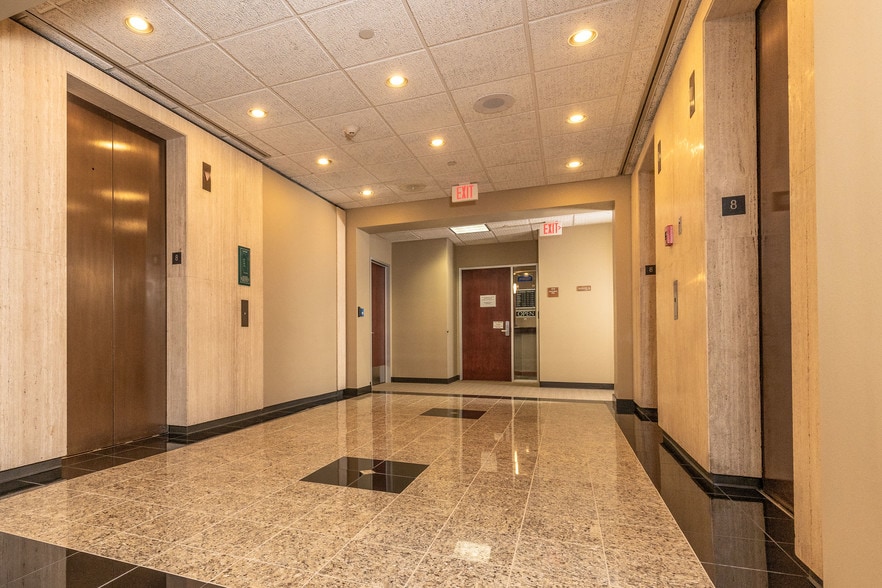 More Photos Of 8023 E 63rd Pl, Tulsa Office For Lease