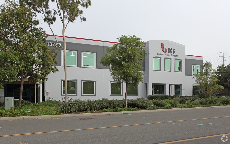 More Photos Of 13750 Danielson St, Poway Warehouse For Lease