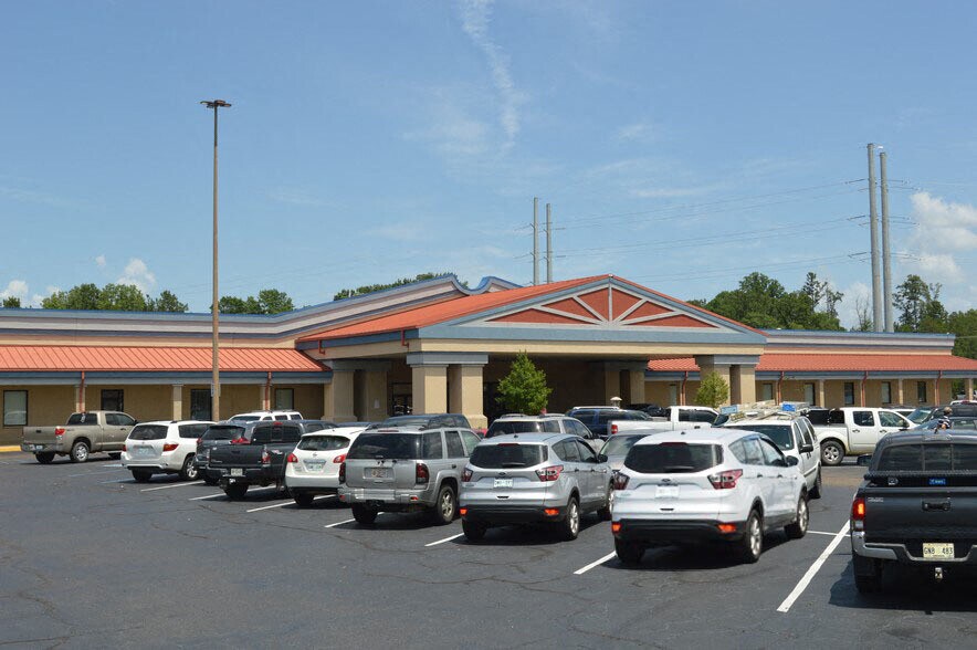 More Photos Of 1300 Sunset Dr, Grenada Medical For Lease