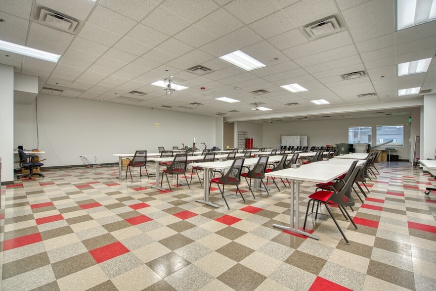 More Photos Of 6333 Dry Creek Pky, Niwot Manufacturing For Lease