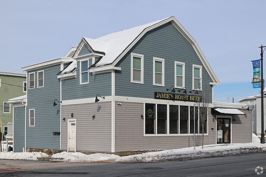 Primary Photo Of 374 Rantoul St, Beverly Restaurant For Lease