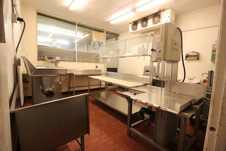 More Photos Of 42746 Hwy 25, Vincent Freestanding For Lease