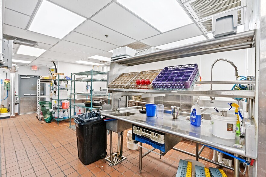 More Photos Of 8733/8739 Hwy 17 Bypass N Byp, Myrtle Beach Office For Sale