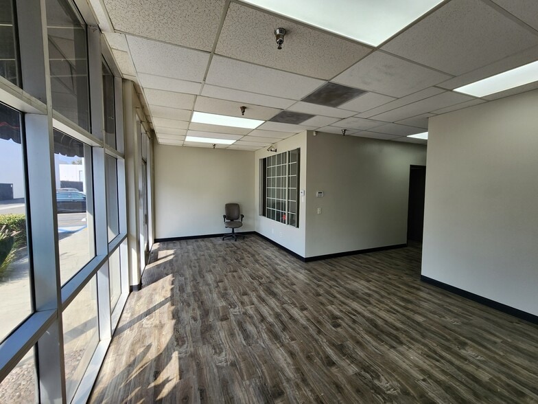 More Photos Of 4833 Lanier Rd, Chino Warehouse For Lease