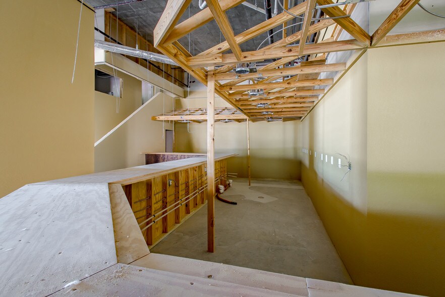 More Photos Of 4001 Nicholson Dr, Baton Rouge Hotel For Lease