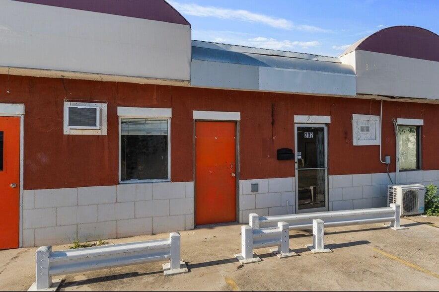 More Photos Of , San Antonio General Retail For Sale