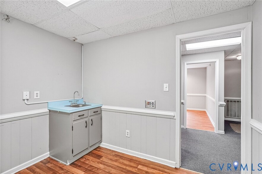 More Photos Of 10806 Rives Ave, Mc Kenney Medical For Sale