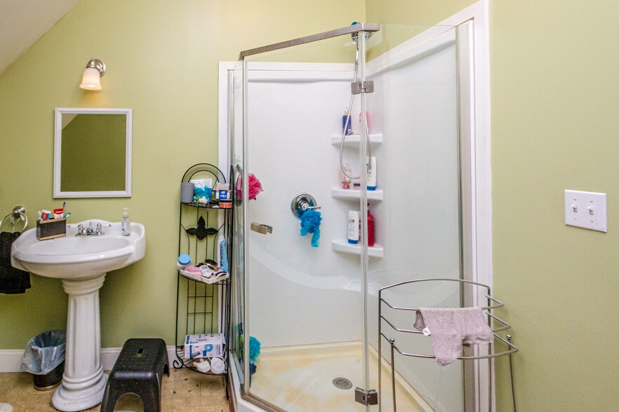 More Photos Of 12 Middle St, Lancaster Storefront Retail Residential For Sale