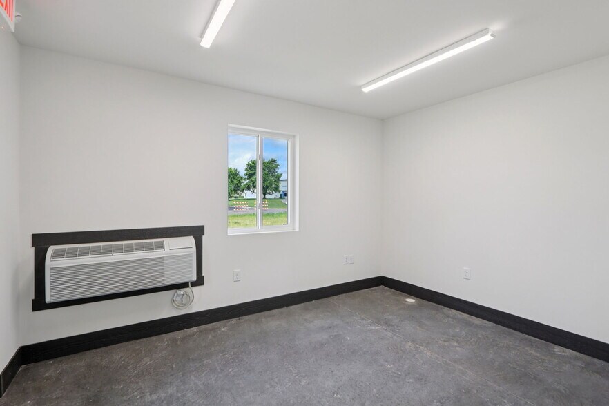 More Photos Of , Reedsburg Flex For Sale