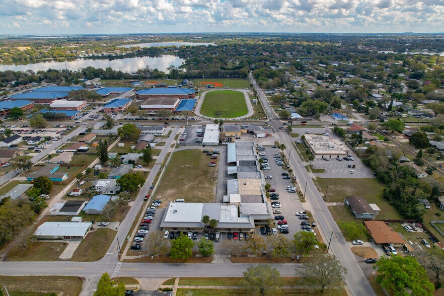 More Photos Of 567 Avenue K SE, Winter Haven Office For Sale