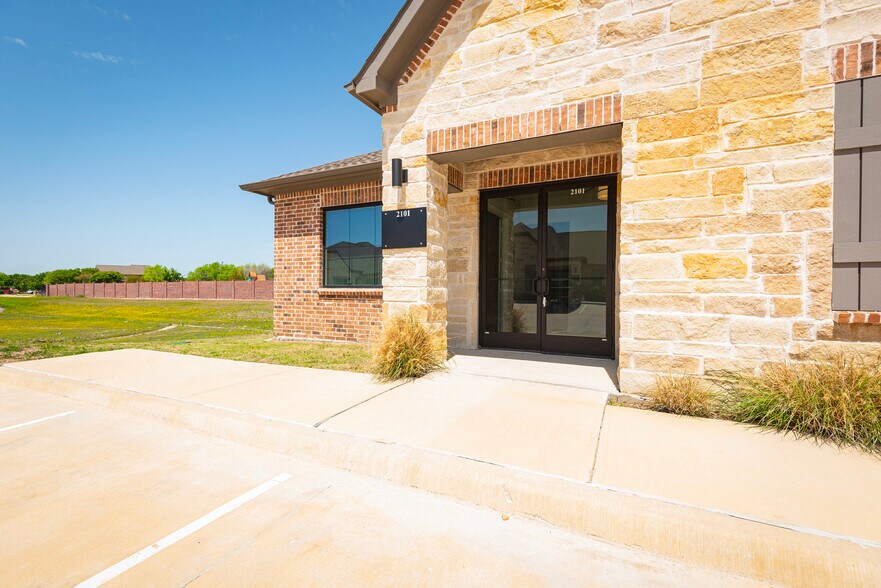 Primary Photo Of 2601 Little Elm Pkwy, Little Elm Office For Lease