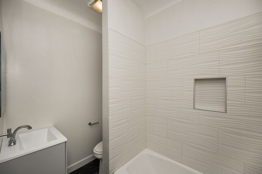 More Photos Of 1861 Pacific Ave, Long Beach Apartments For Sale