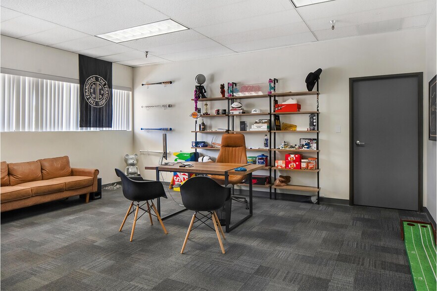 More Photos Of 44100 Monterey Ave, Palm Desert Office For Sale