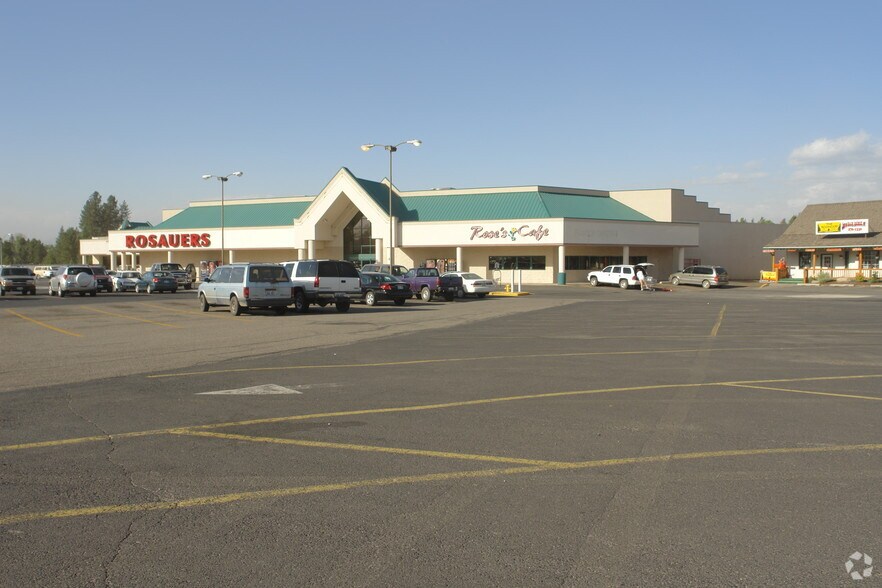 More Photos Of 609 S Fir Ave, Deer Park Supermarket For Sale
