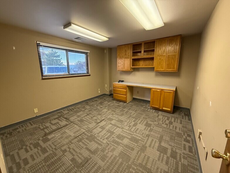 More Photos Of 513 N Link Ln, Fort Collins Warehouse For Lease