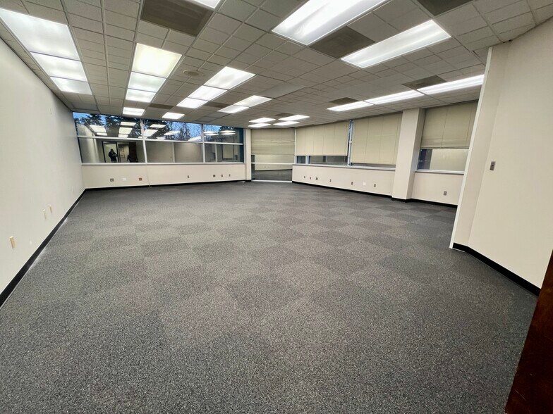More Photos Of 1912 Eastchester Dr, High Point Office For Lease