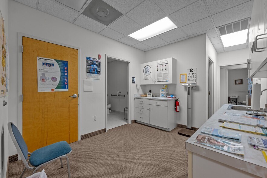 More Photos Of 2961 Crouse Ln, Burlington Medical For Sale