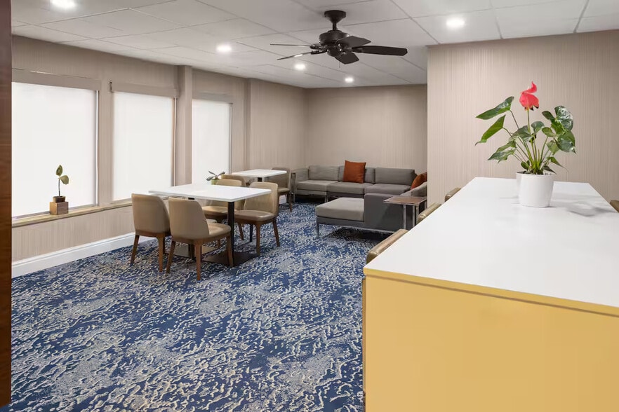 More Photos Of 210 Executive Dr, Cranberry Township Hotel For Sale