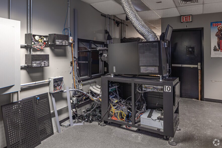 More Photos Of 210 W 87th St, Chicago Movie Theatre For Sale