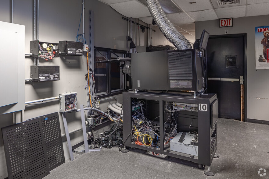 More Photos Of 210 W 87th St, Chicago Movie Theatre For Sale