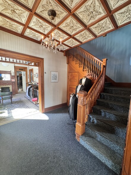 More Photos Of 204 Lancaster St, Albany Storefront Retail Residential For Sale