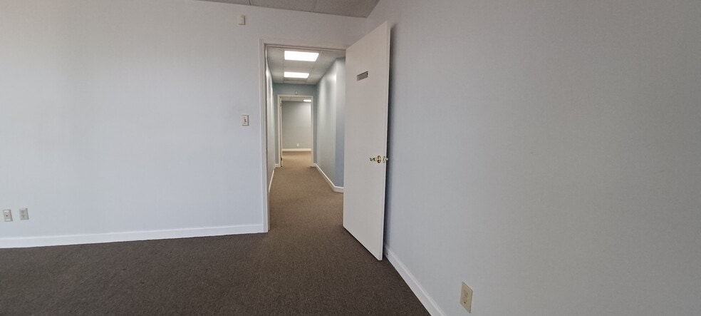 More Photos Of 210 Exchange Pl NW, Huntsville Office For Lease