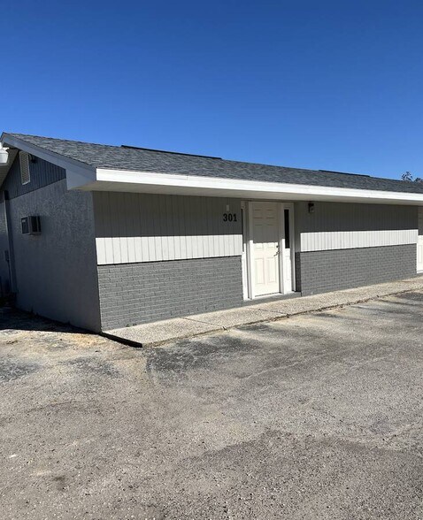 More Photos Of 11151 66th St N, Largo Office For Lease