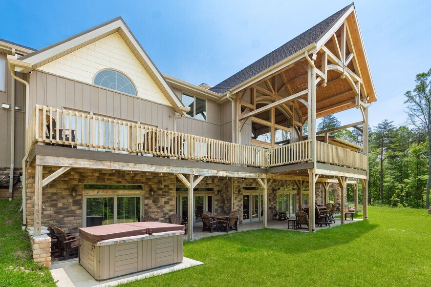 More Photos Of 16012 OH-678, Rockbridge Lodge Meeting Hall For Sale