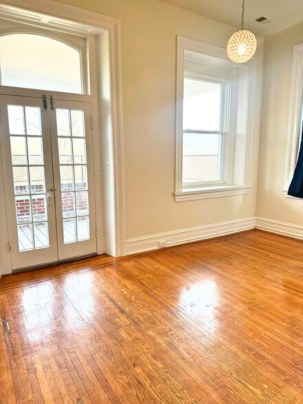 More Photos Of 3442 Auchentoroly Ter, Baltimore Apartments For Sale