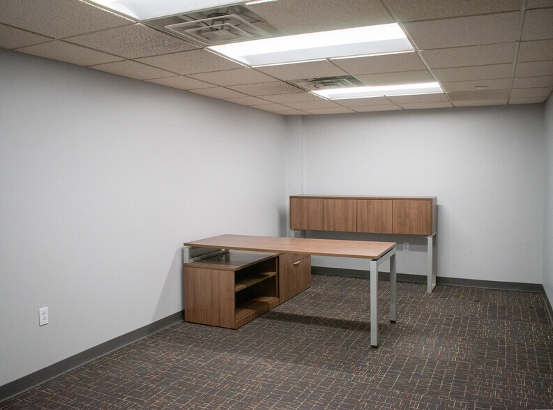 More Photos Of 304 Wood St, Pittsburgh Office Residential For Lease