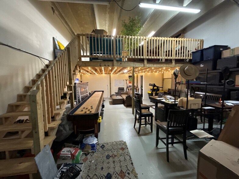 Primary Photo Of 1109 Okeechobee Rd, West Palm Beach Warehouse For Lease