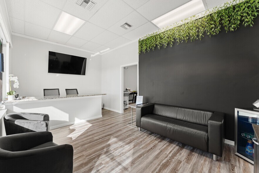 More Photos Of 1450 N Courtenay Pky, Merritt Island General Retail For Sale