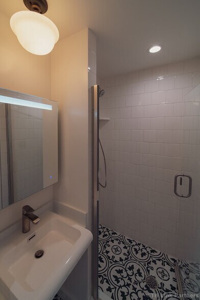 More Photos Of 435 Vernon St, Oakland Specialty For Sale