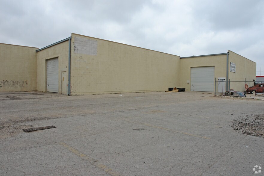 More Photos Of 2317 Field St, Odessa Coworking Space