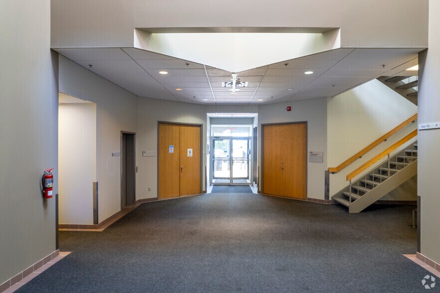 More Photos Of 2550 Argentia Rd, Mississauga Office For Lease