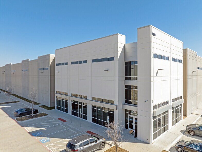 Primary Photo Of 9219 Tuscany Way, Austin Distribution For Lease