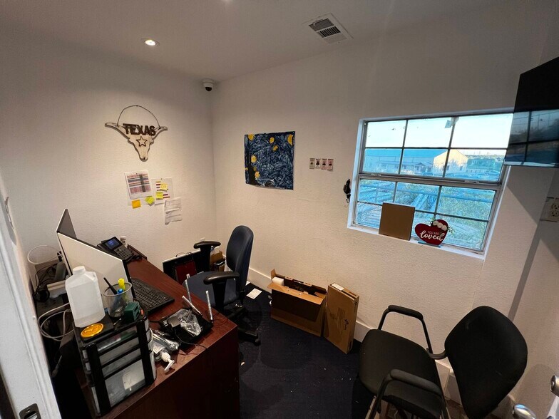 More Photos Of , Pflugerville Unknown For Sale