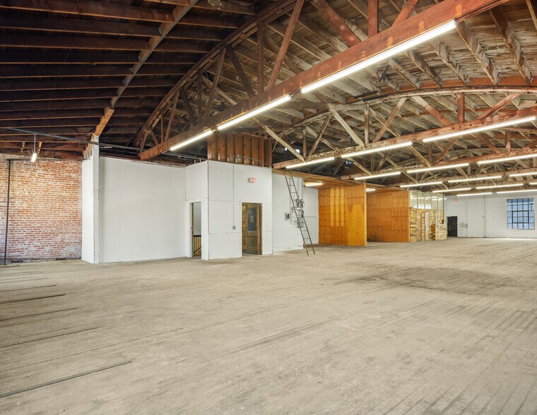 More Photos Of 236 W 15th St, Los Angeles Warehouse For Sale