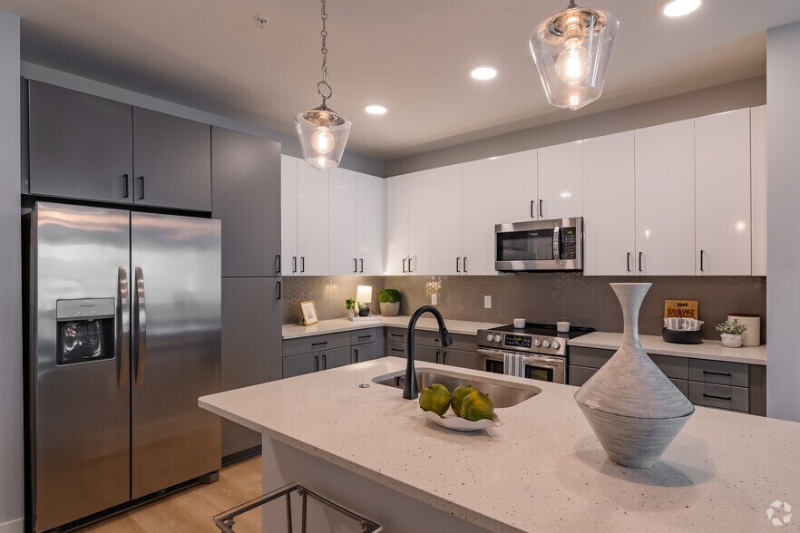 More Photos Of 838 Morrison Dr, Charleston Apartments For Lease