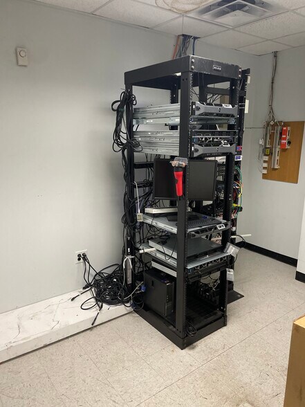 More Photos Of 65 Harristown Rd, Glen Rock Office For Lease