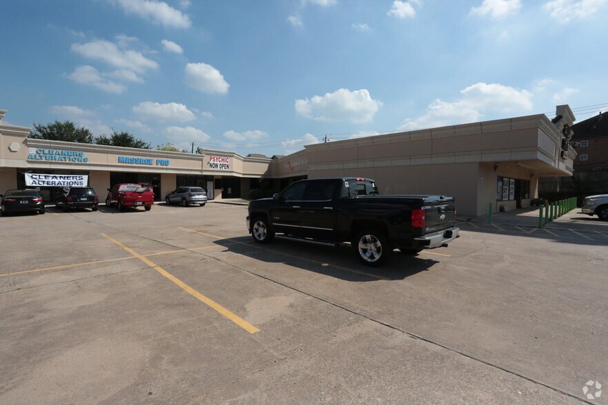 More Photos Of 1101 Highway 6 S, Houston Storefront For Lease