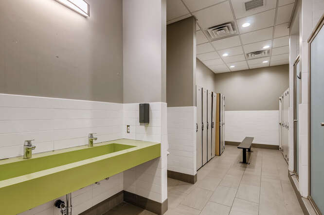 More Photos Of 4721 Ironton St, Denver Warehouse For Lease